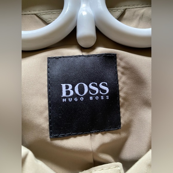 Men’s Size Medium Hugo Boss Trench Coat - Picture 6 of 6